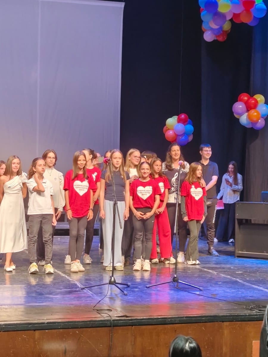 Наши ученици на „Ревији стваралаштва“ у оквиру Дечје недеље