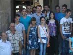Награђени ученици – добитници општинских новчаних награда са председником општине Уб г-дином Дарком Глишићем