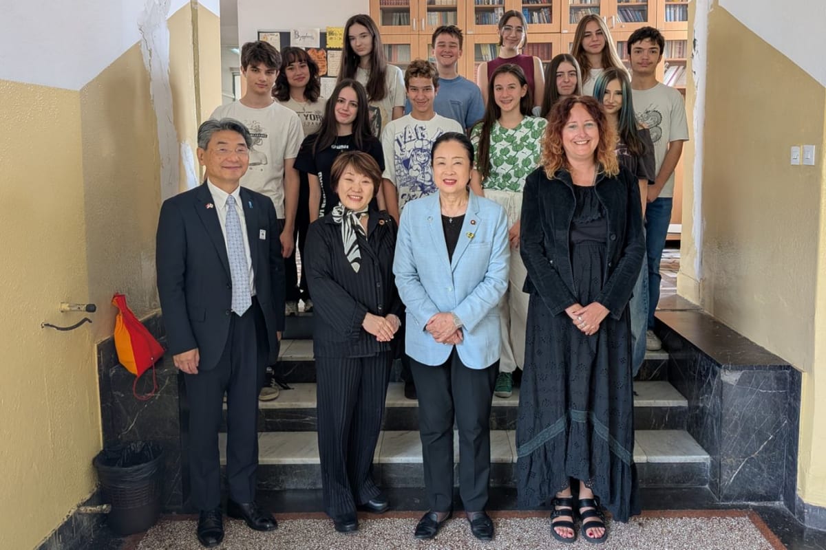 Poseta ambasadora Japana i članica japanskog parlamenta Filološkoj gimnaziji