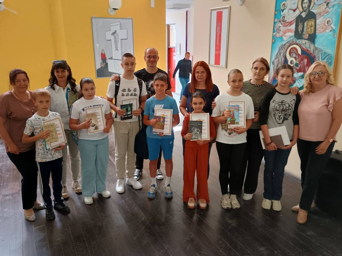 PRIGODNE NAGRADE ZA UČENIKE I NASTAVNIKE KOJI SU OSTVARILI ZAPAŽENE REZULTATE NA TAKMIČENJIMA