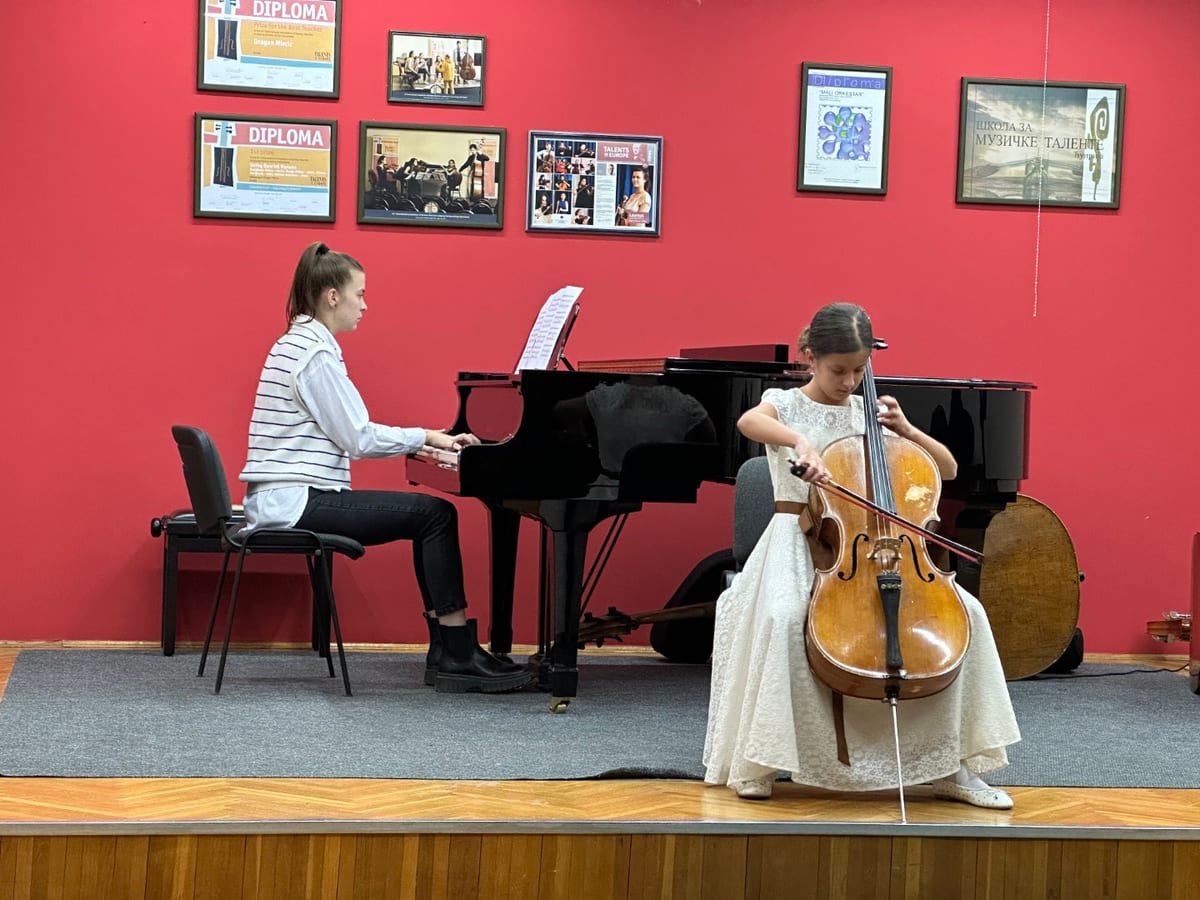 Prvi javni čas — učenici osnovne muzičke škole