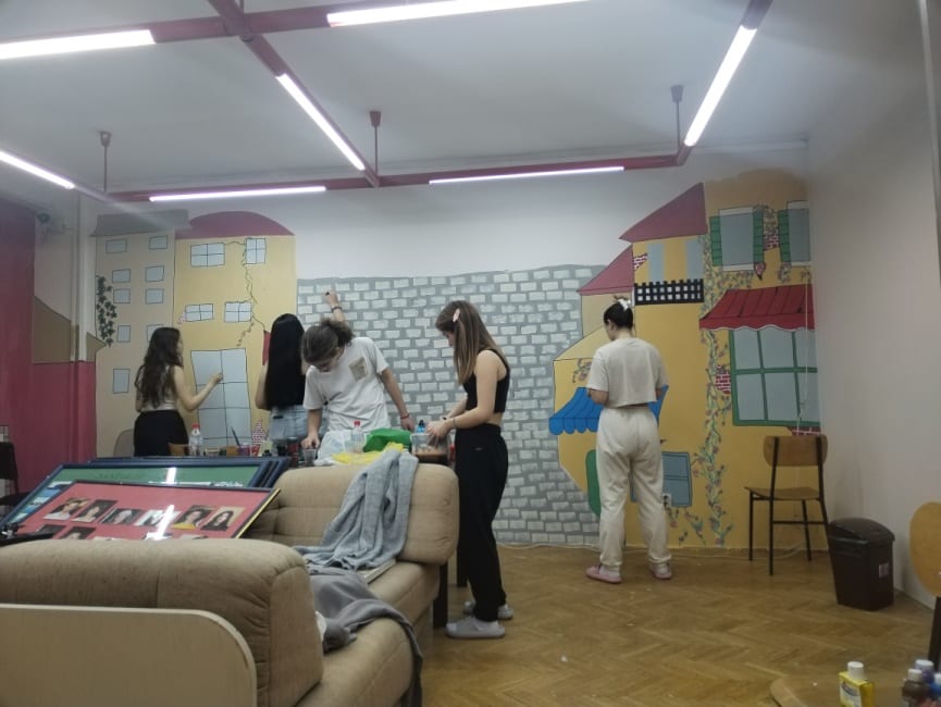 Crtaj, oboji, belo u šareno pretvori