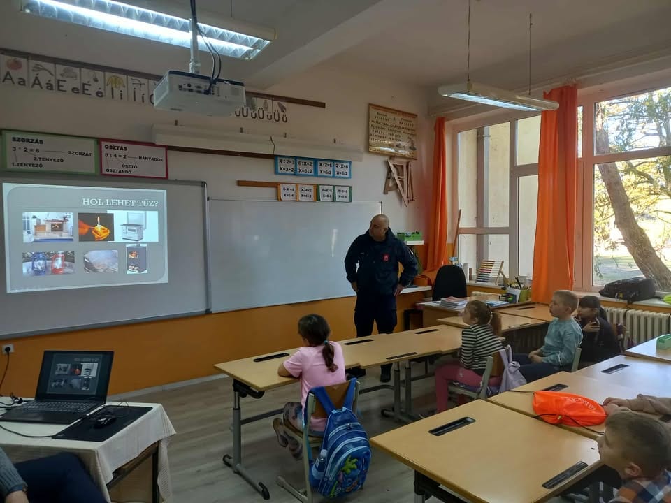 Predavanje pripadnika vatrogasne službe