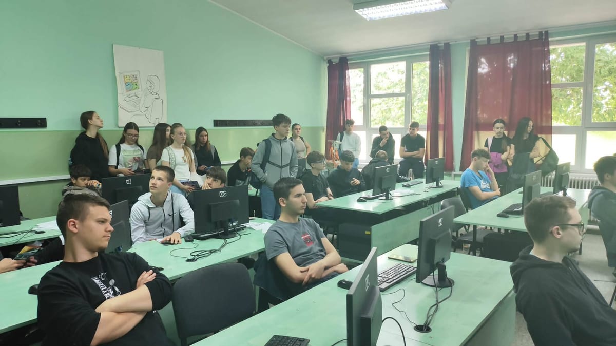A „Csáki Lajos” végzősei meglátogatták az iskolánkat